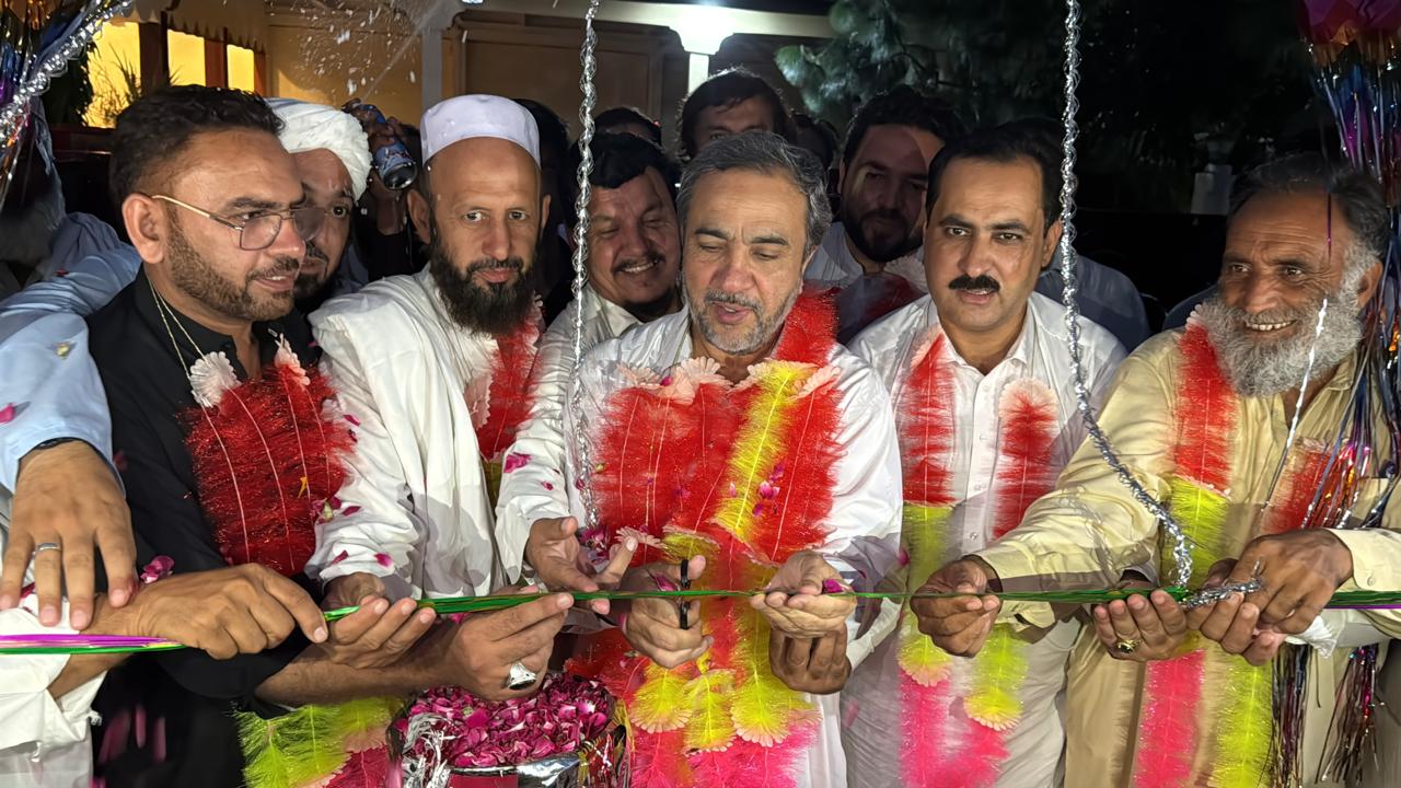 میئر مردان حمایت اللہ مایار نے تحصیل کاٹلنگ میں صاف شفاف خیبر پختونخوا پروگرام کا باقاعدہ افتتاح کیا